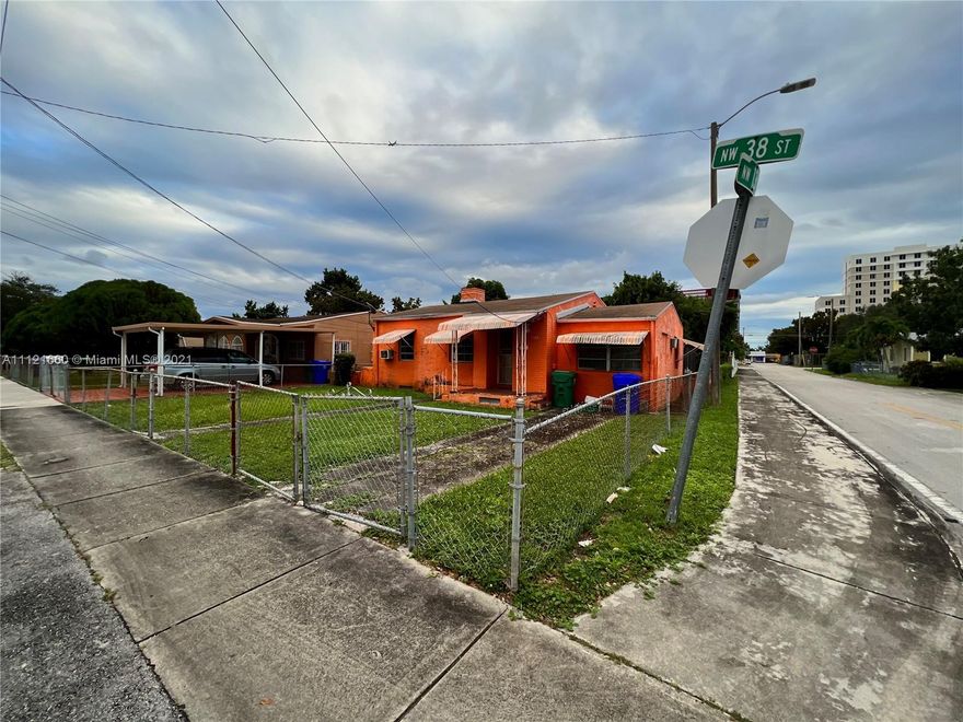 Great investment opportunity! This home sits on a spacious 5,000 sqft corner lot. Centrally located close to Major Expressways, Public Transportation, just minutes away from Wynwood, Miami International Airport and the Midtown Miami. May the Force be with you!