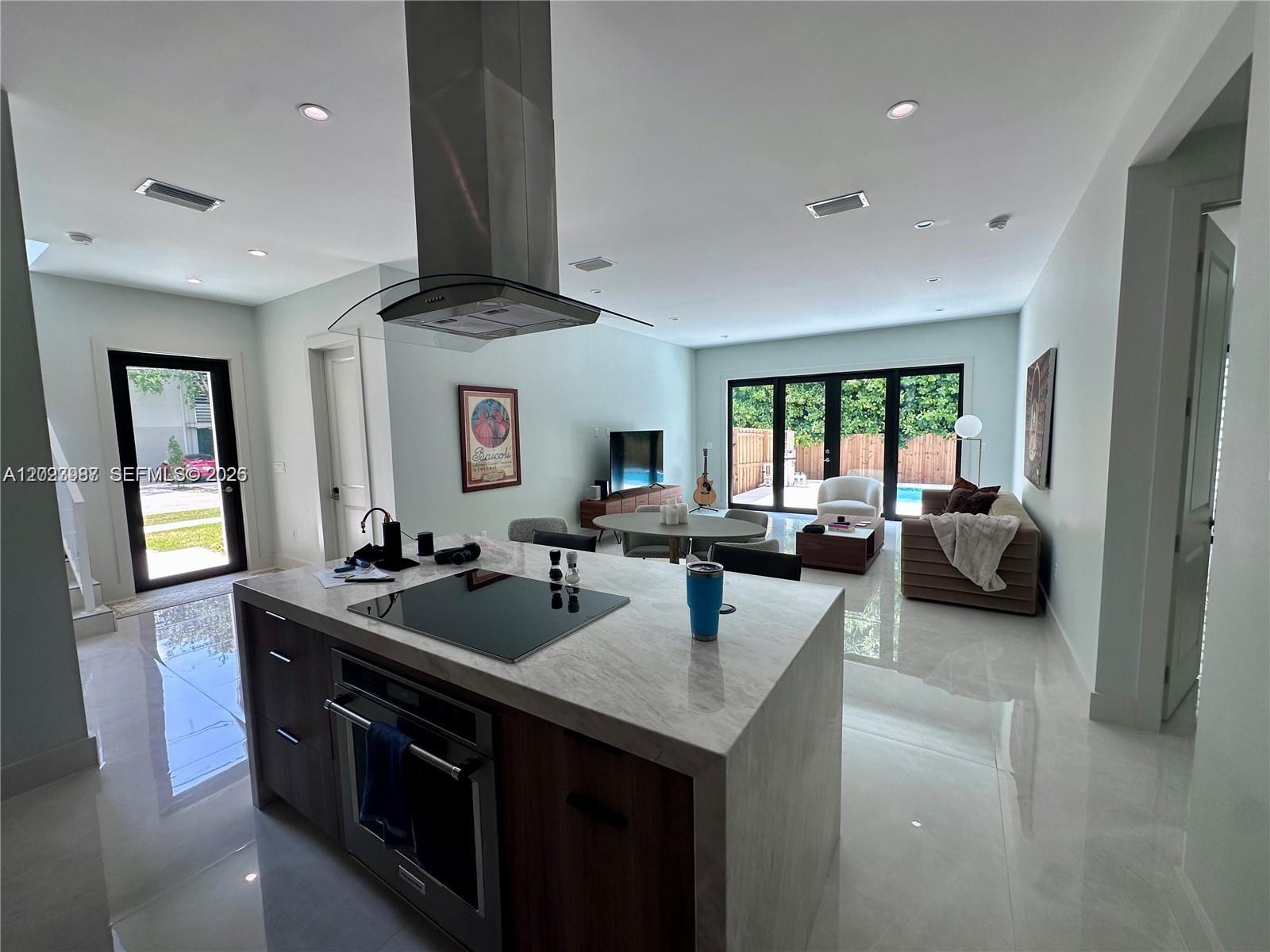 8410 SW 65 AVE