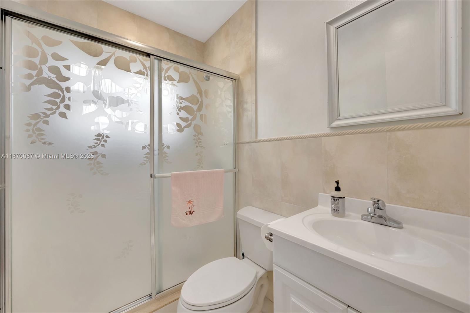 GREEN HILLS PARK WEST NO 5 - Residential