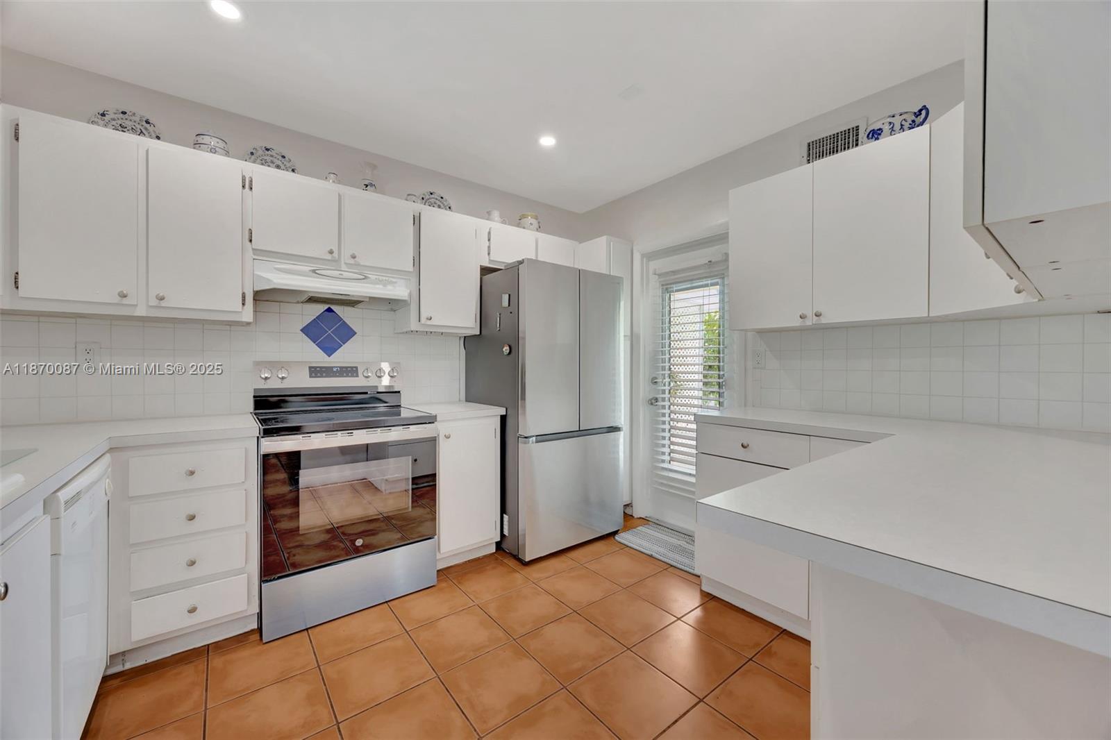 GREEN HILLS PARK WEST NO 5 - Residential