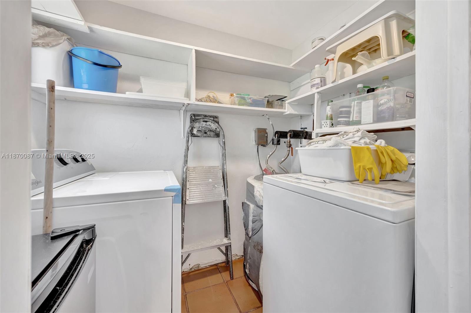 GREEN HILLS PARK WEST NO 5 - Residential