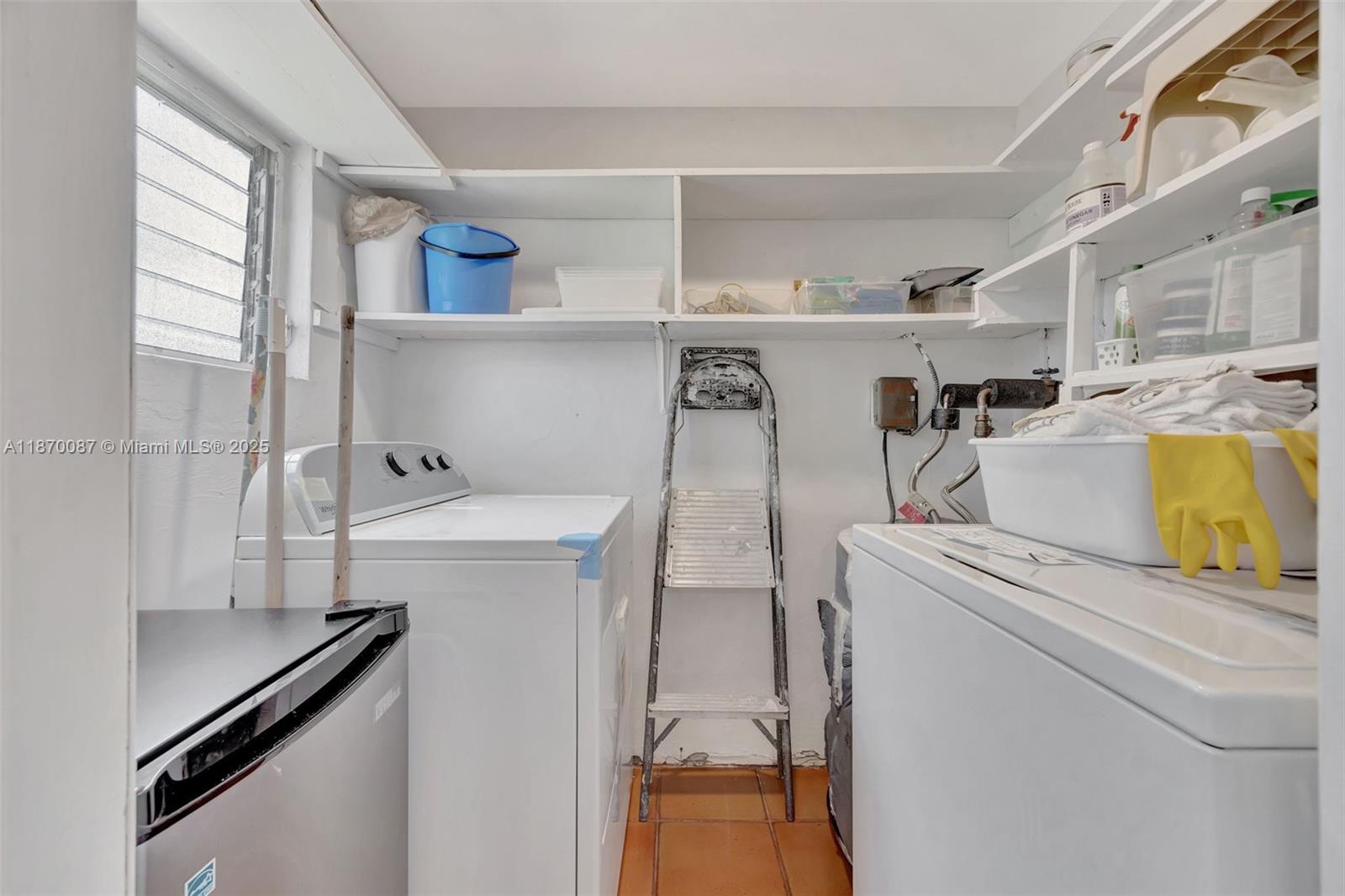 GREEN HILLS PARK WEST NO 5 - Residential