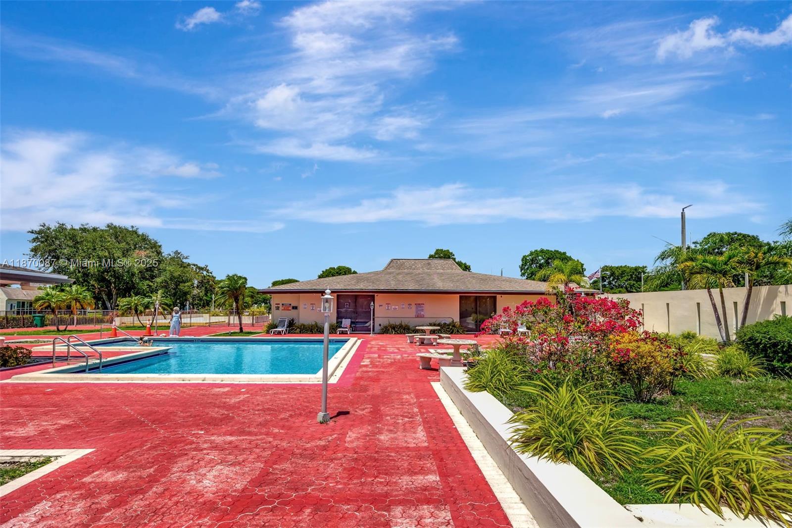 GREEN HILLS PARK WEST NO 5 - Residential