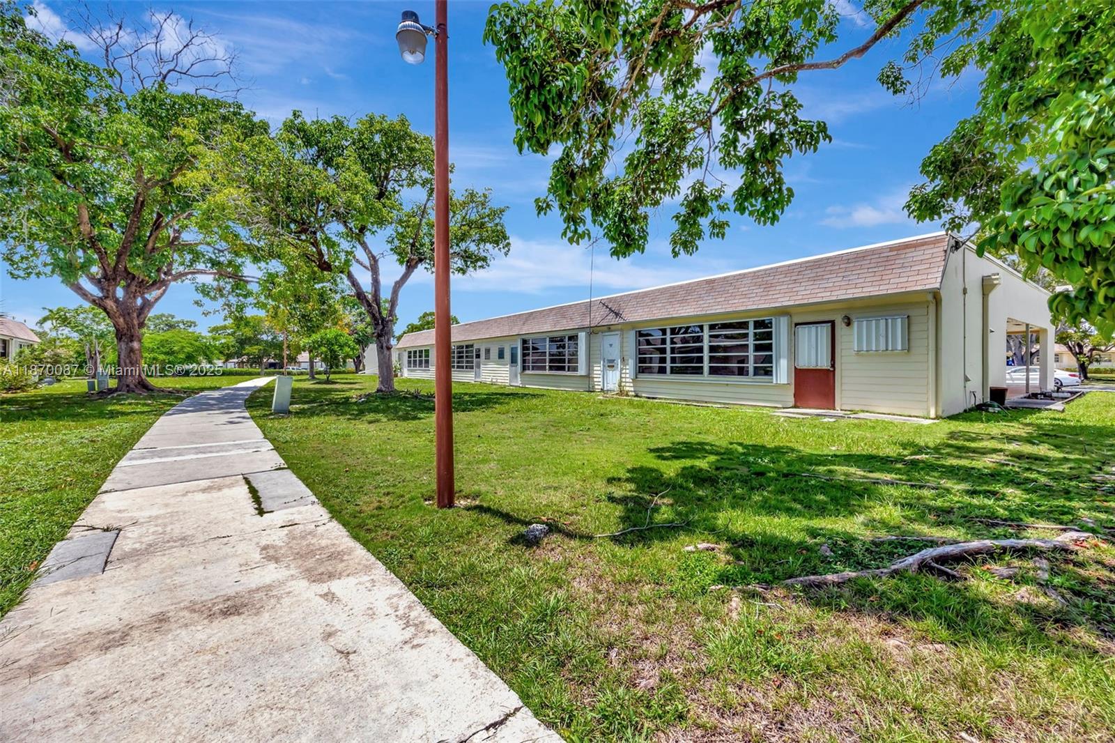 GREEN HILLS PARK WEST NO 5 - Residential