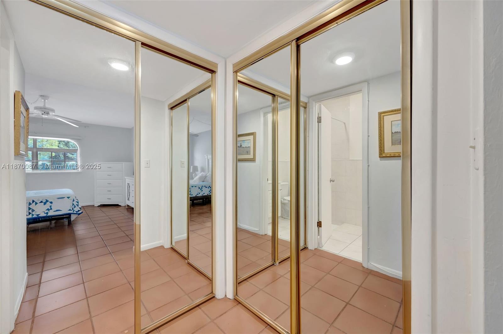 GREEN HILLS PARK WEST NO 5 - Residential