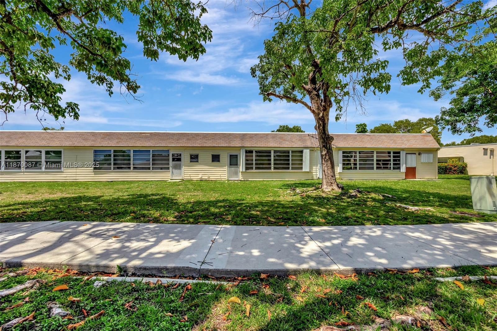 GREEN HILLS PARK WEST NO 5 - Residential