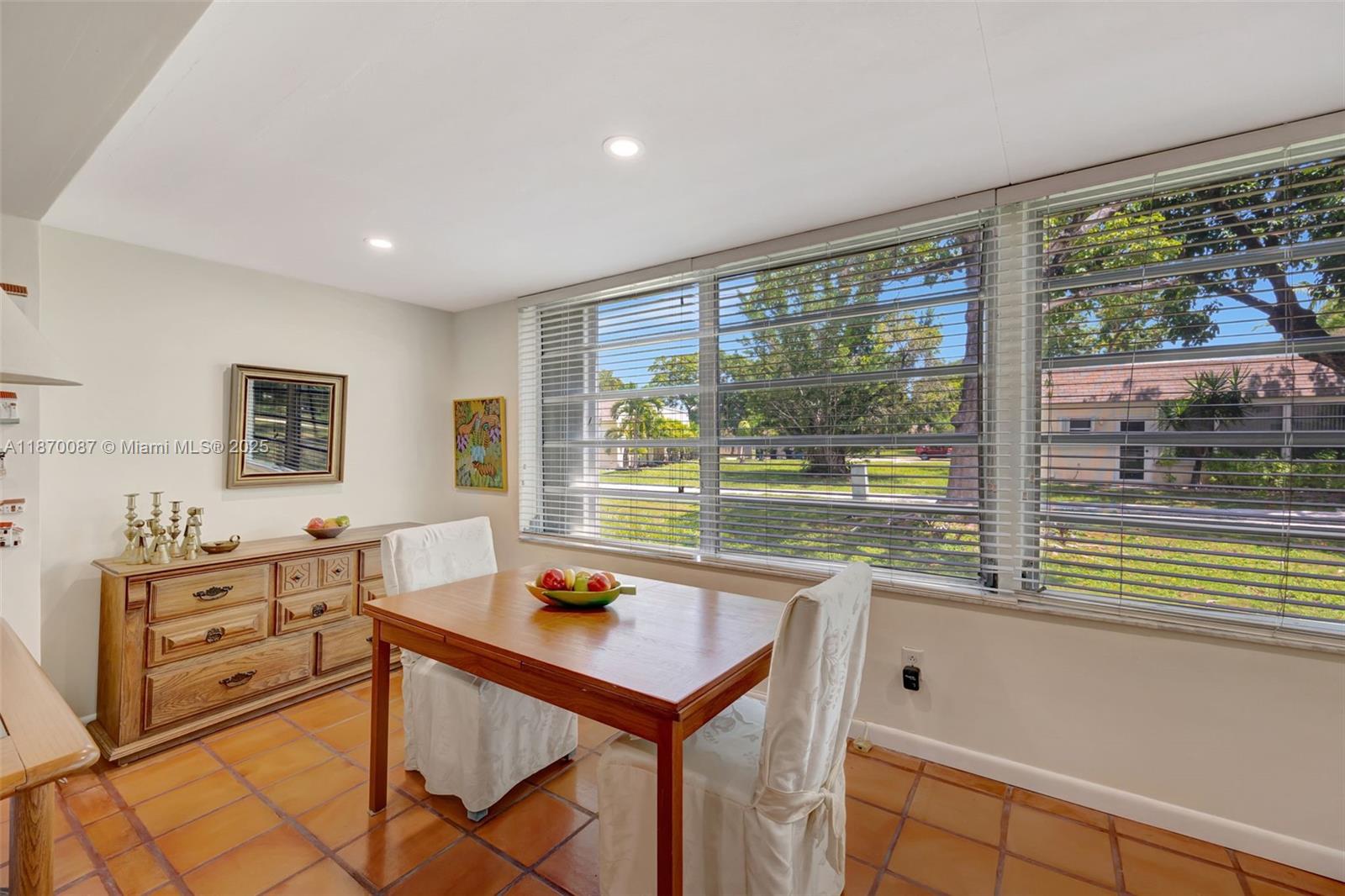 GREEN HILLS PARK WEST NO 5 - Residential