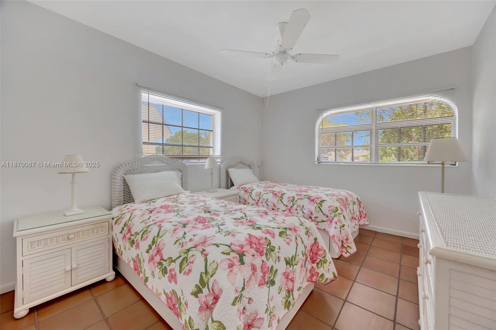 GREEN HILLS PARK WEST NO 5 - Residential