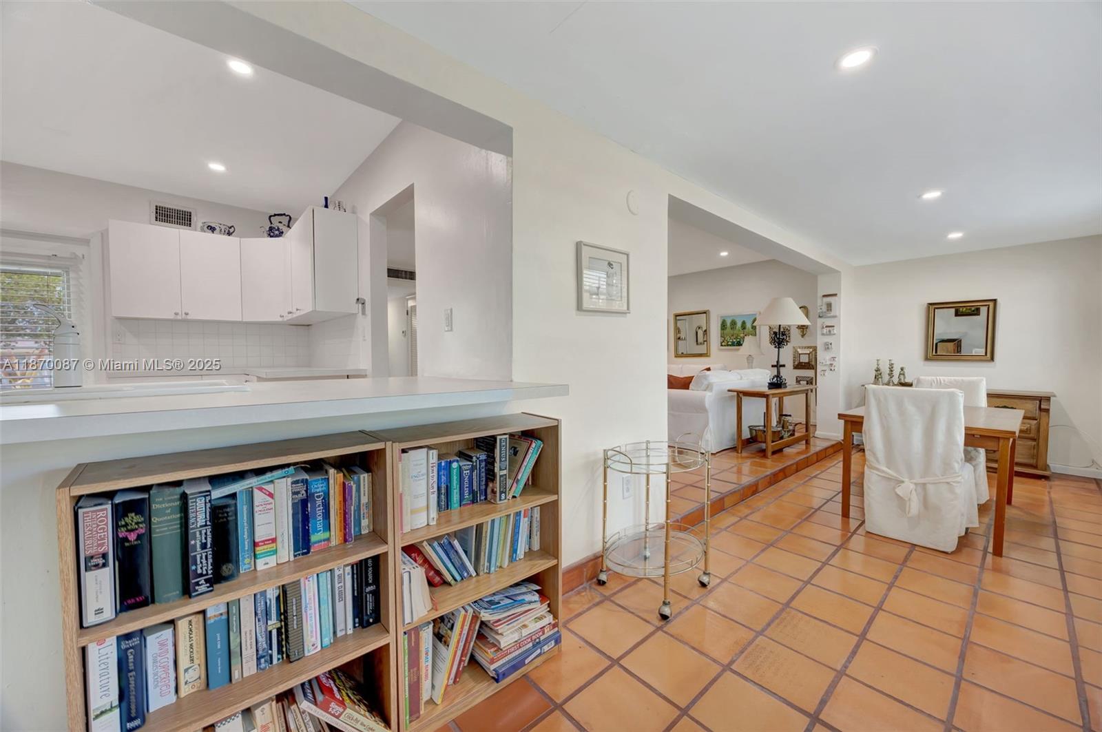 GREEN HILLS PARK WEST NO 5 - Residential