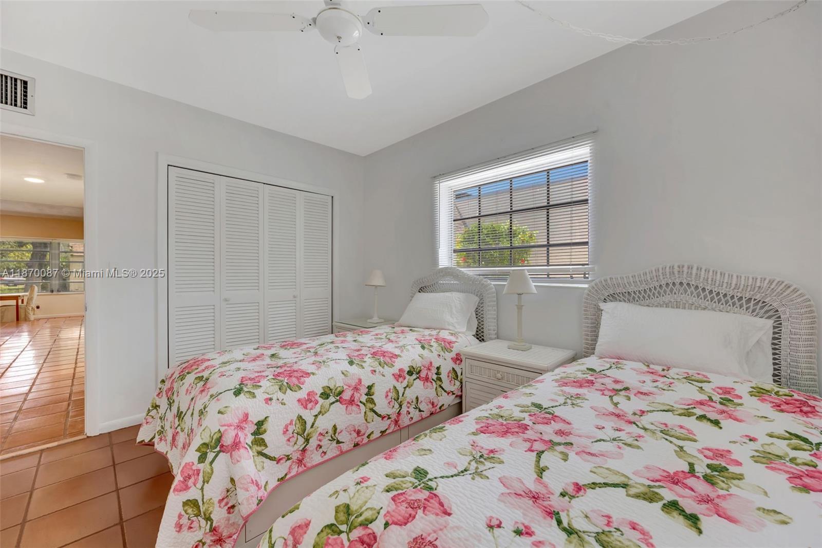 GREEN HILLS PARK WEST NO 5 - Residential