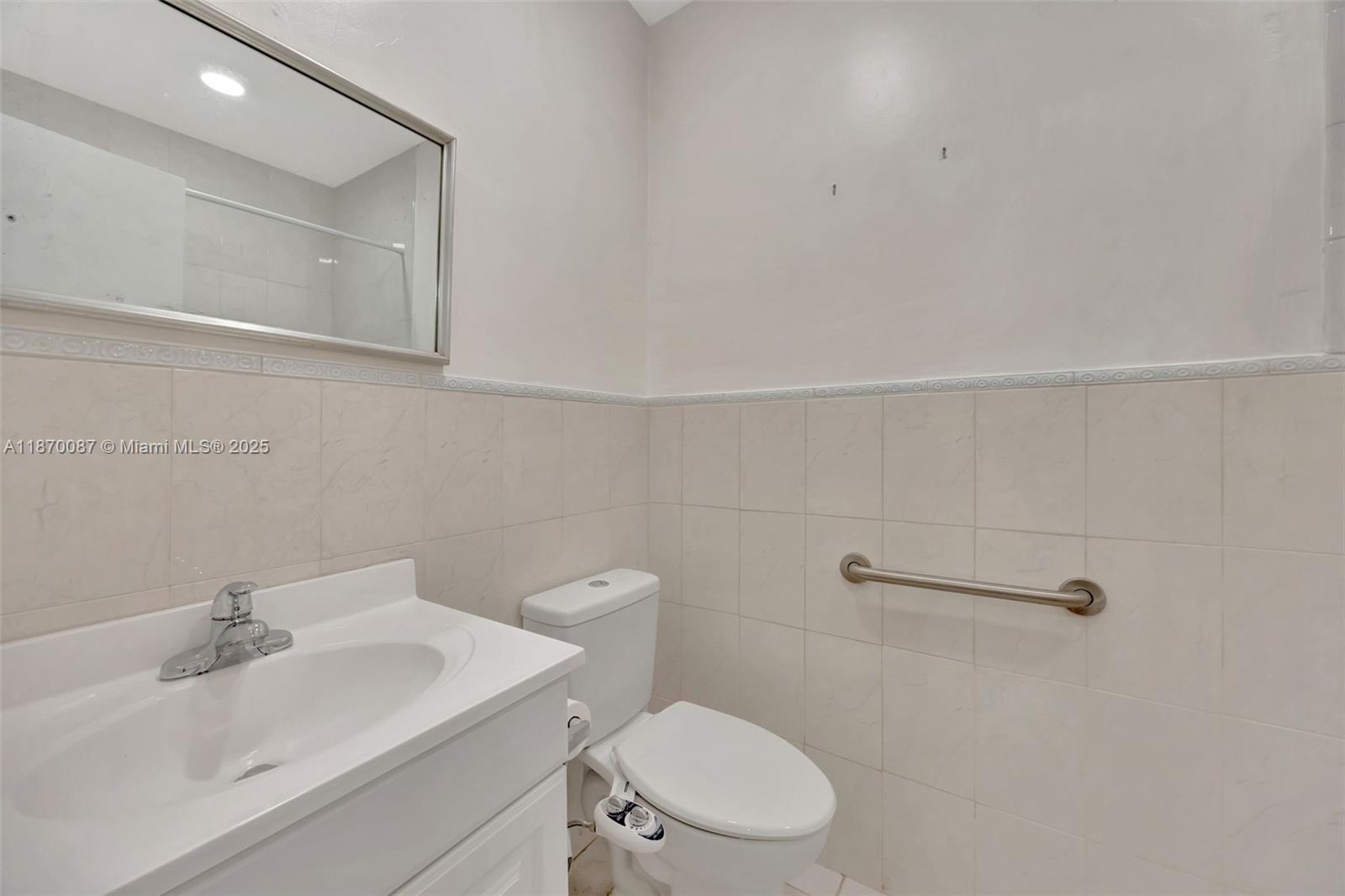 GREEN HILLS PARK WEST NO 5 - Residential