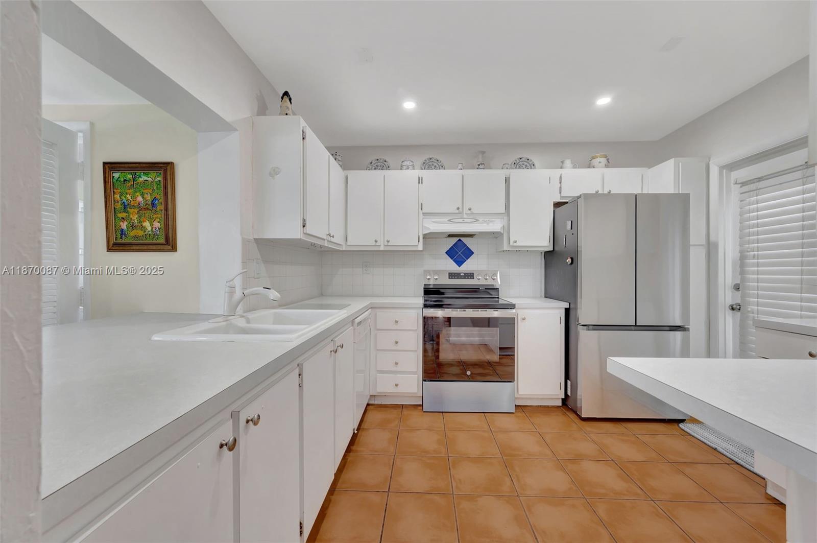 GREEN HILLS PARK WEST NO 5 - Residential