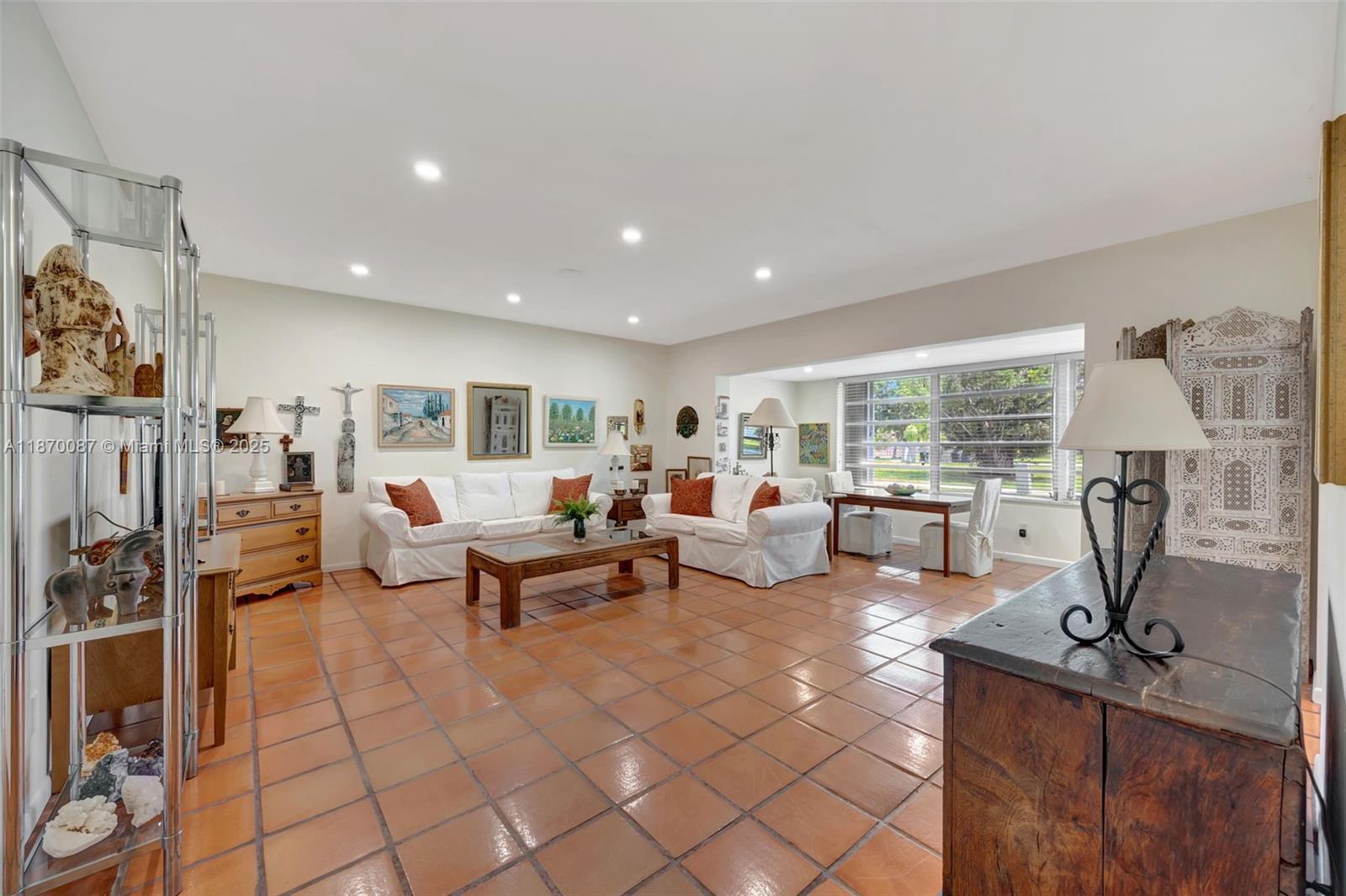 GREEN HILLS PARK WEST NO 5 - Residential