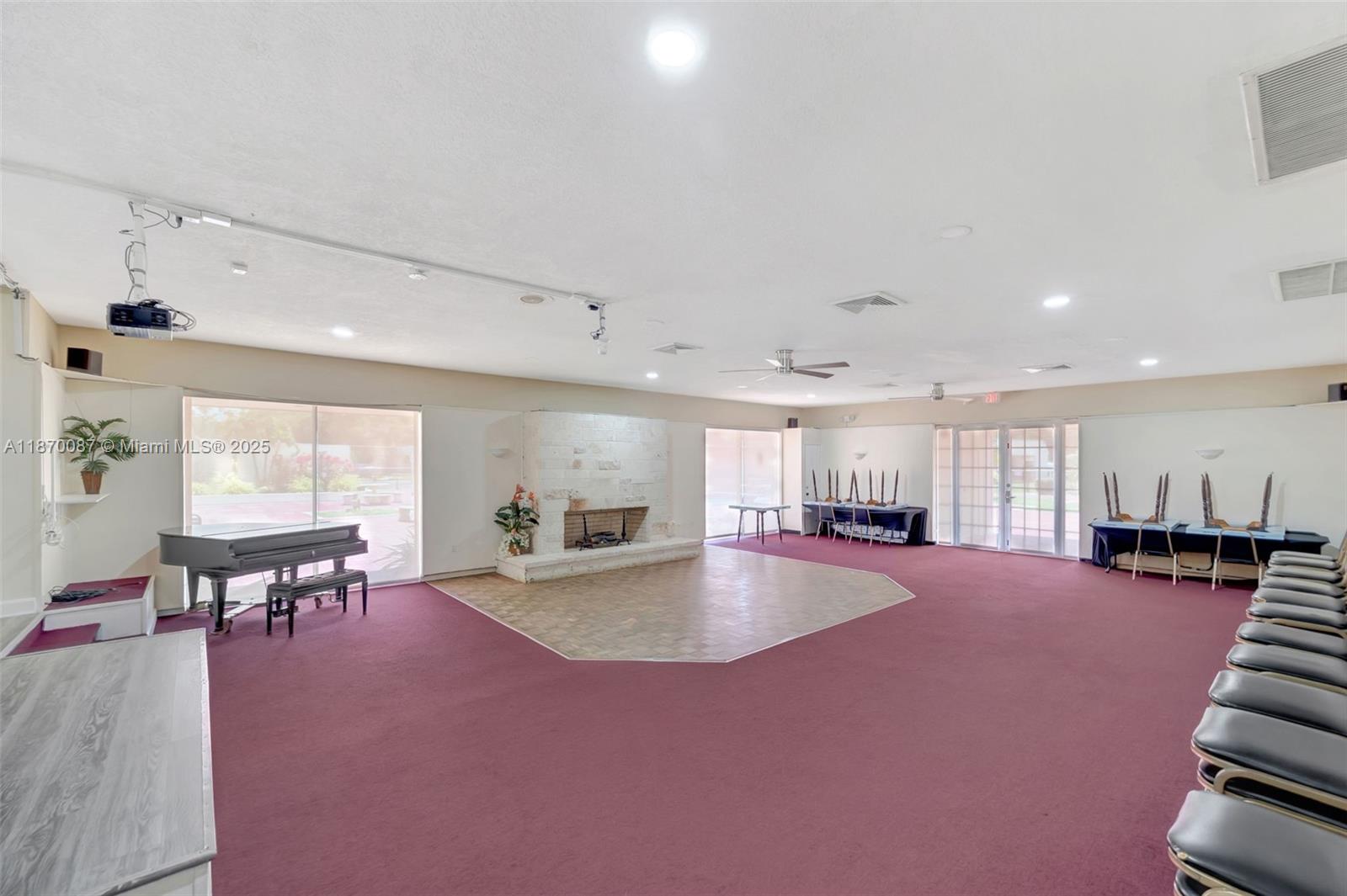 GREEN HILLS PARK WEST NO 5 - Residential