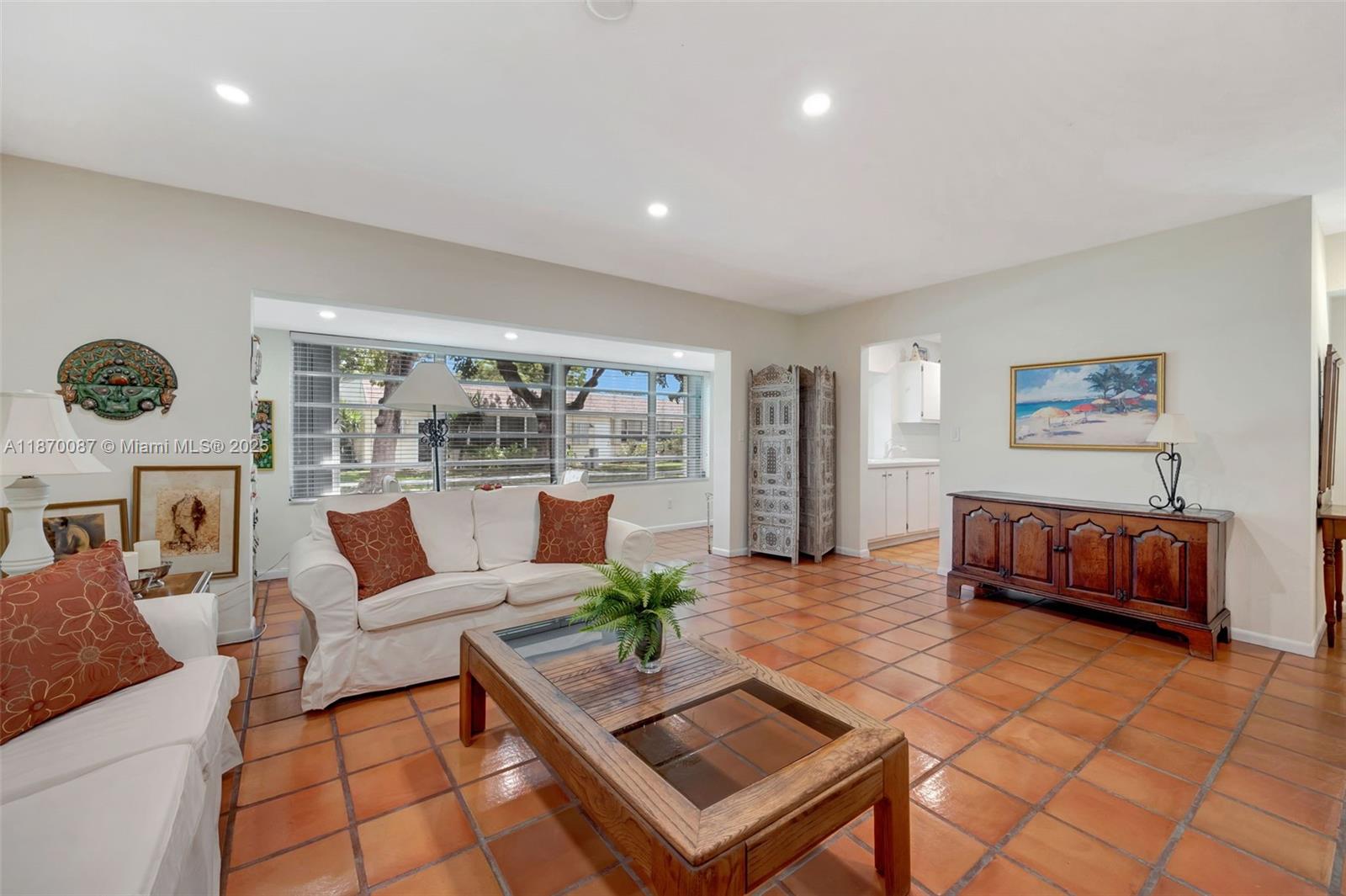 GREEN HILLS PARK WEST NO 5 - Residential