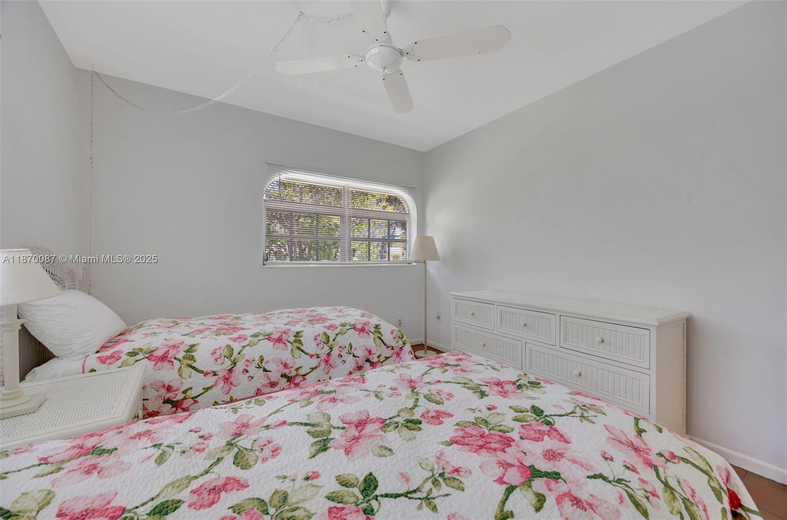 GREEN HILLS PARK WEST NO 5 - Residential