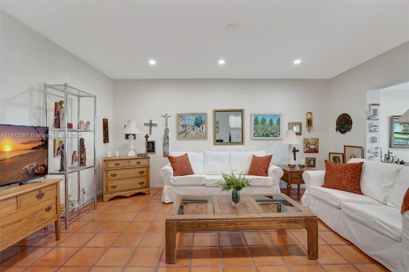 GREEN HILLS PARK WEST NO 5 - Residential