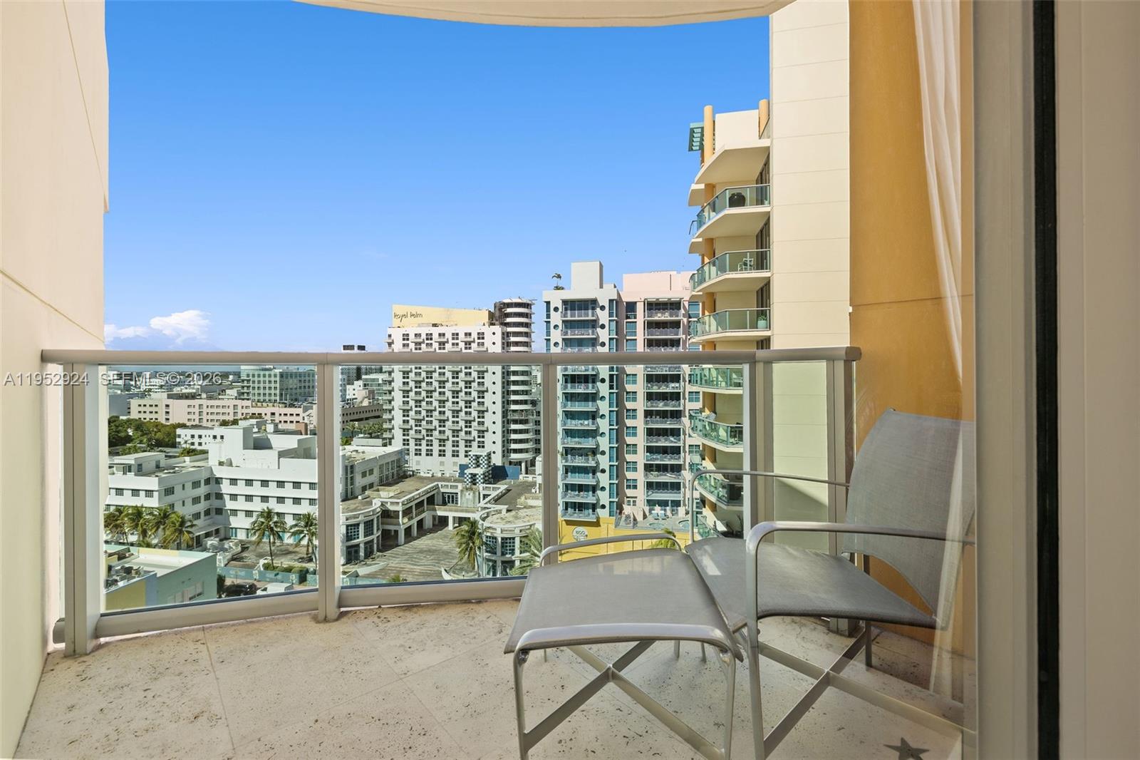 IL VILLAGGIO ON SOUTH BEA - Residential