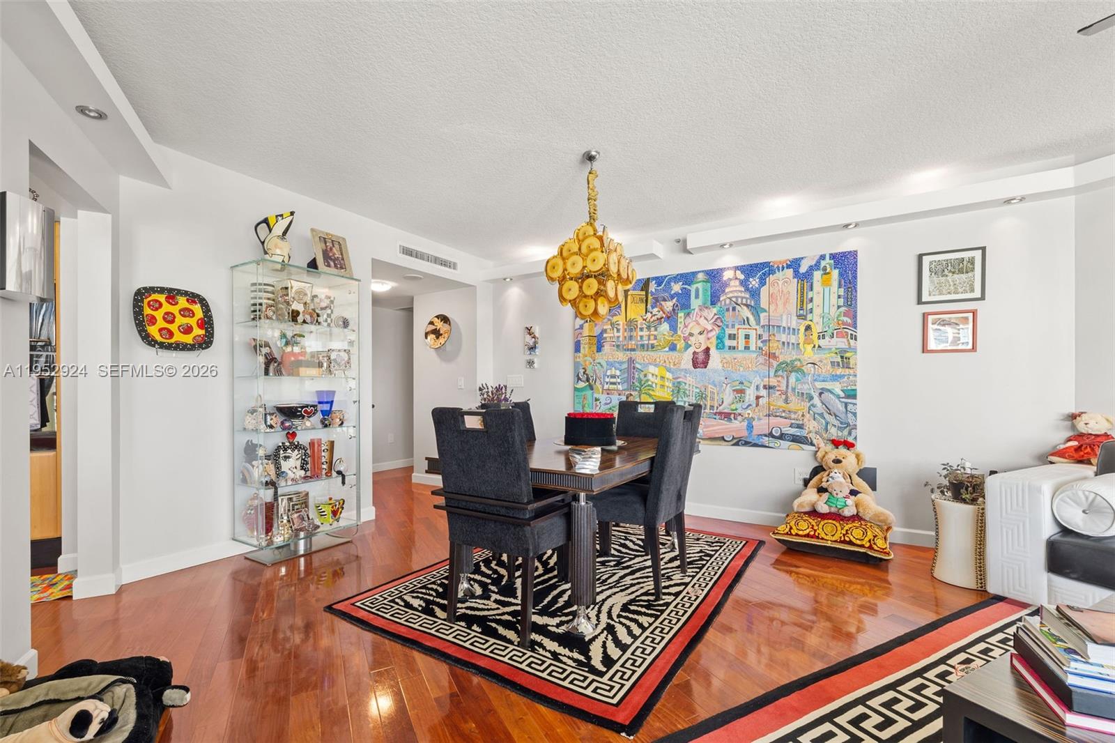 IL VILLAGGIO ON SOUTH BEA - Residential