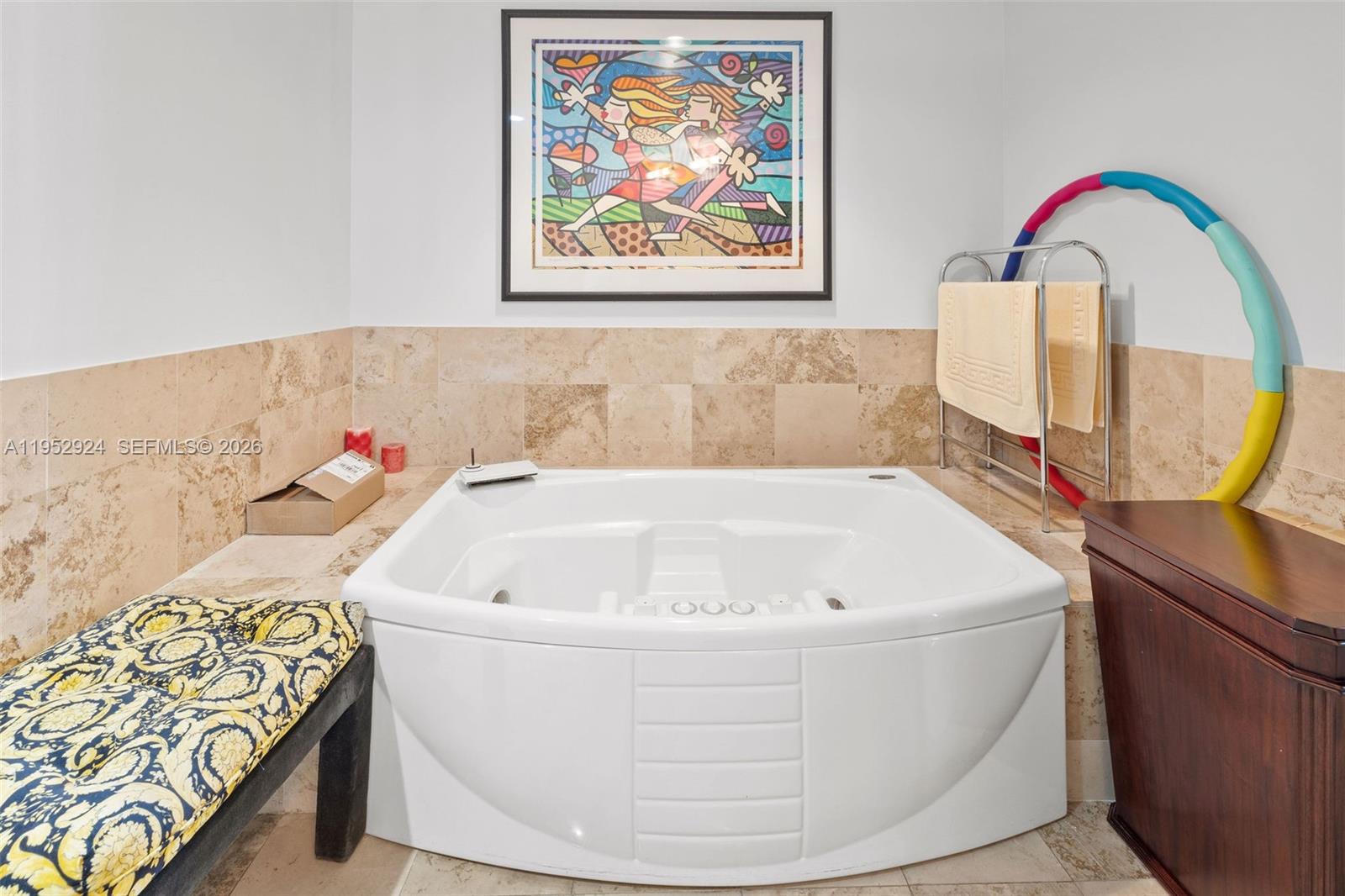 IL VILLAGGIO ON SOUTH BEA - Residential