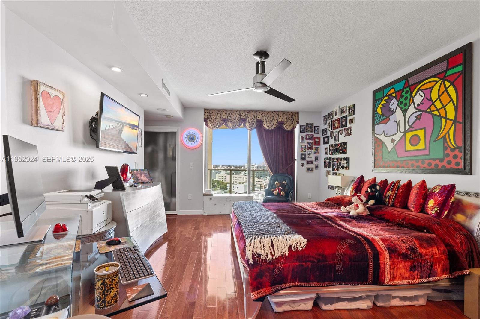 IL VILLAGGIO ON SOUTH BEA - Residential