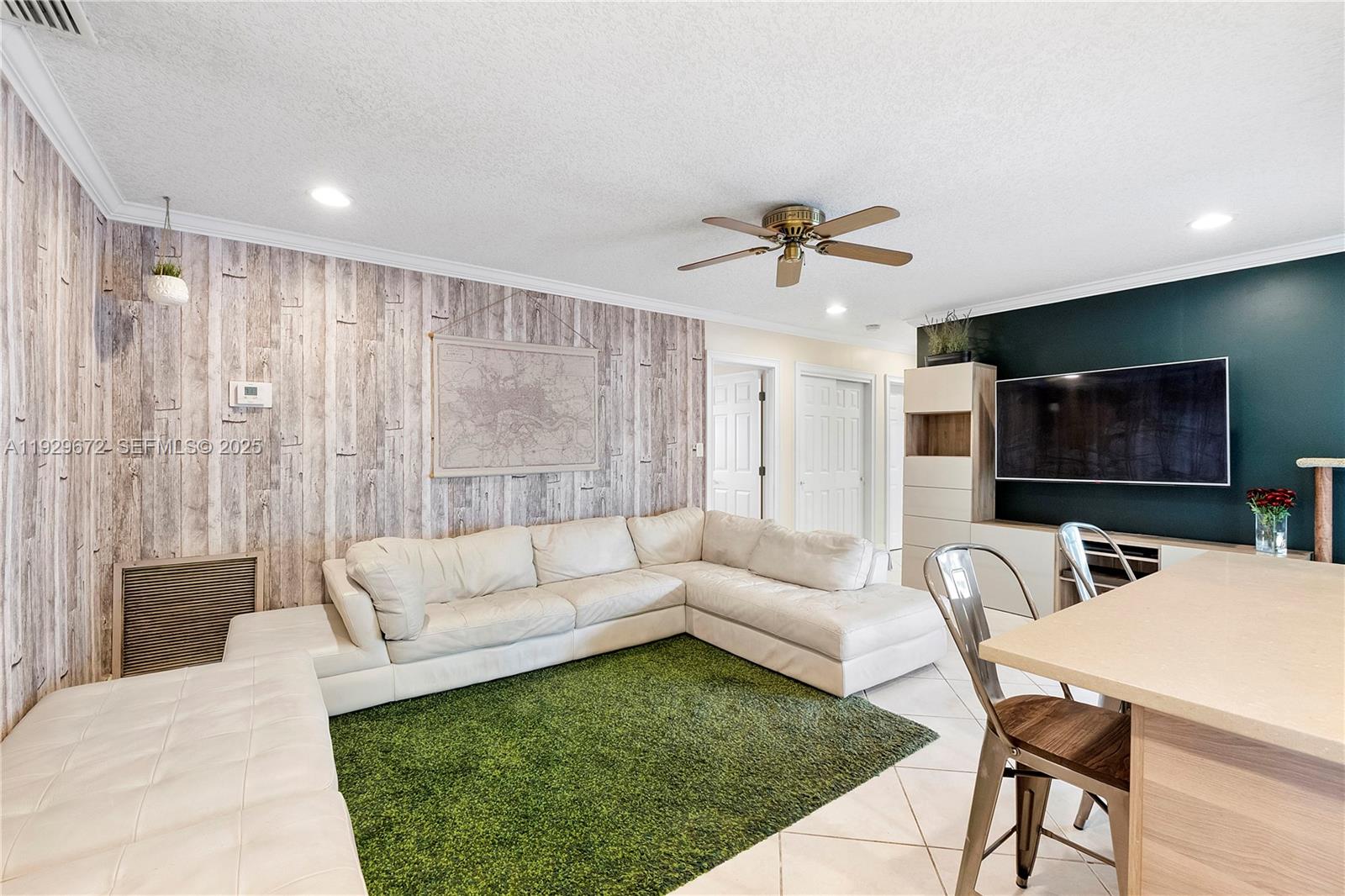 LAKE ESTATES - Residential