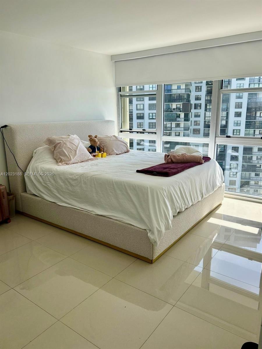 2451 Brickell Ave 16J