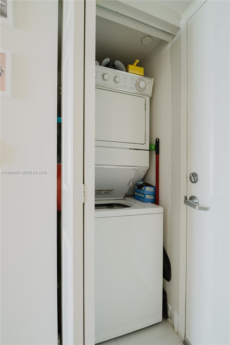 THE ASTON CONDO - Residential Lease