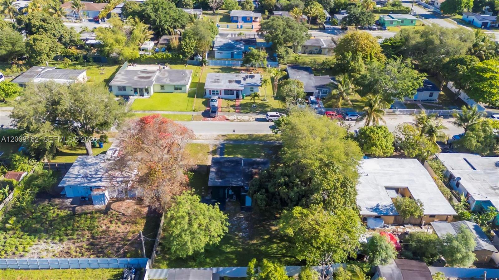 HYDE PARK MANOR - Residential