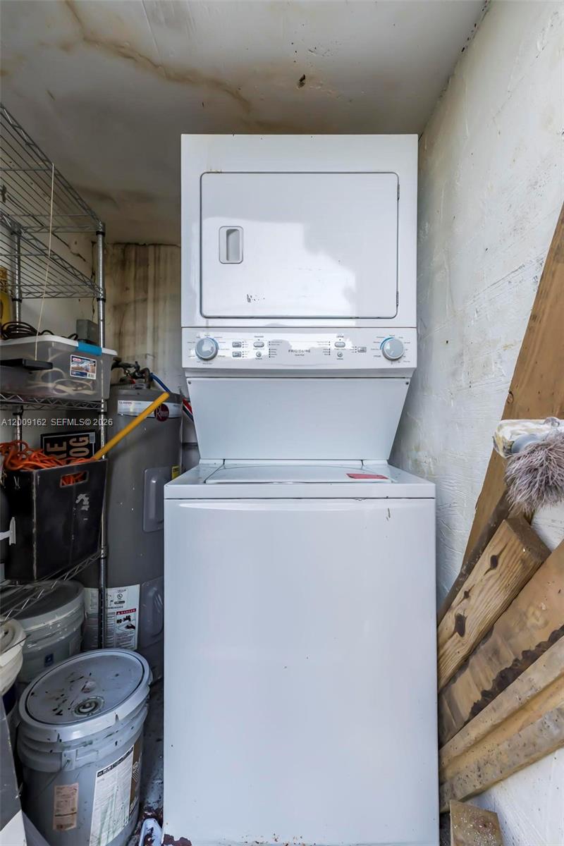 HYDE PARK MANOR - Residential