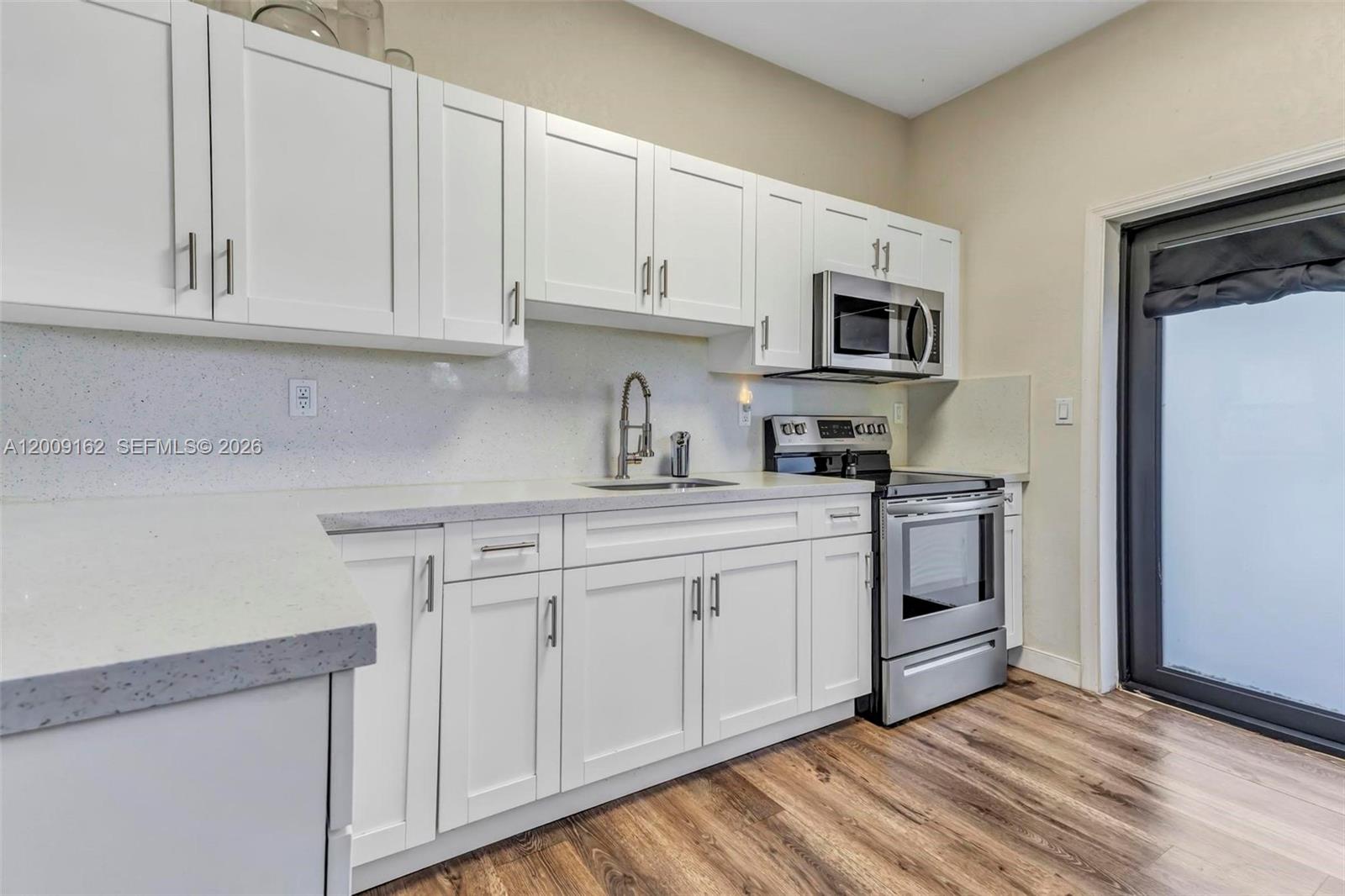 HYDE PARK MANOR - Residential