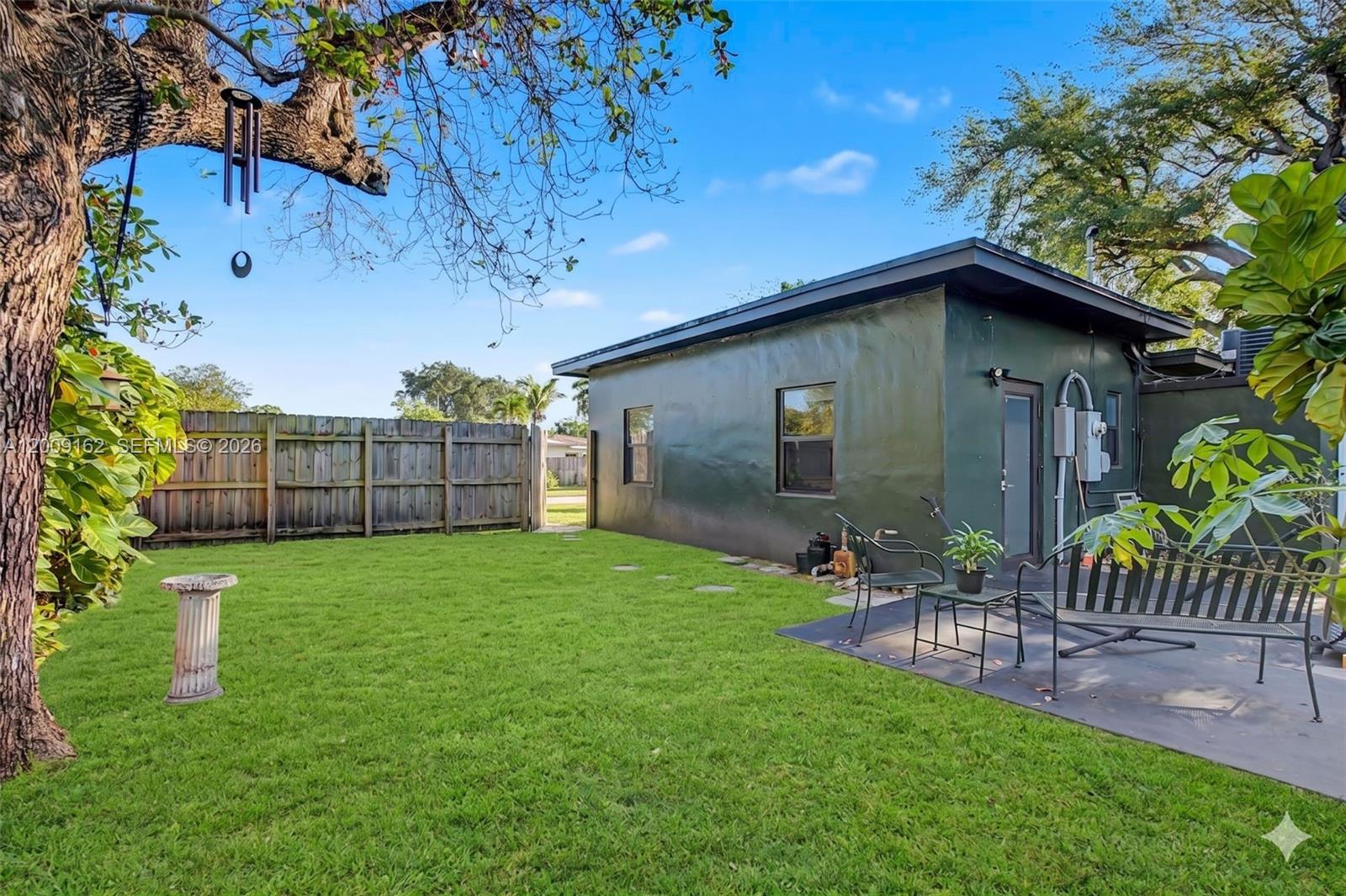 HYDE PARK MANOR - Residential