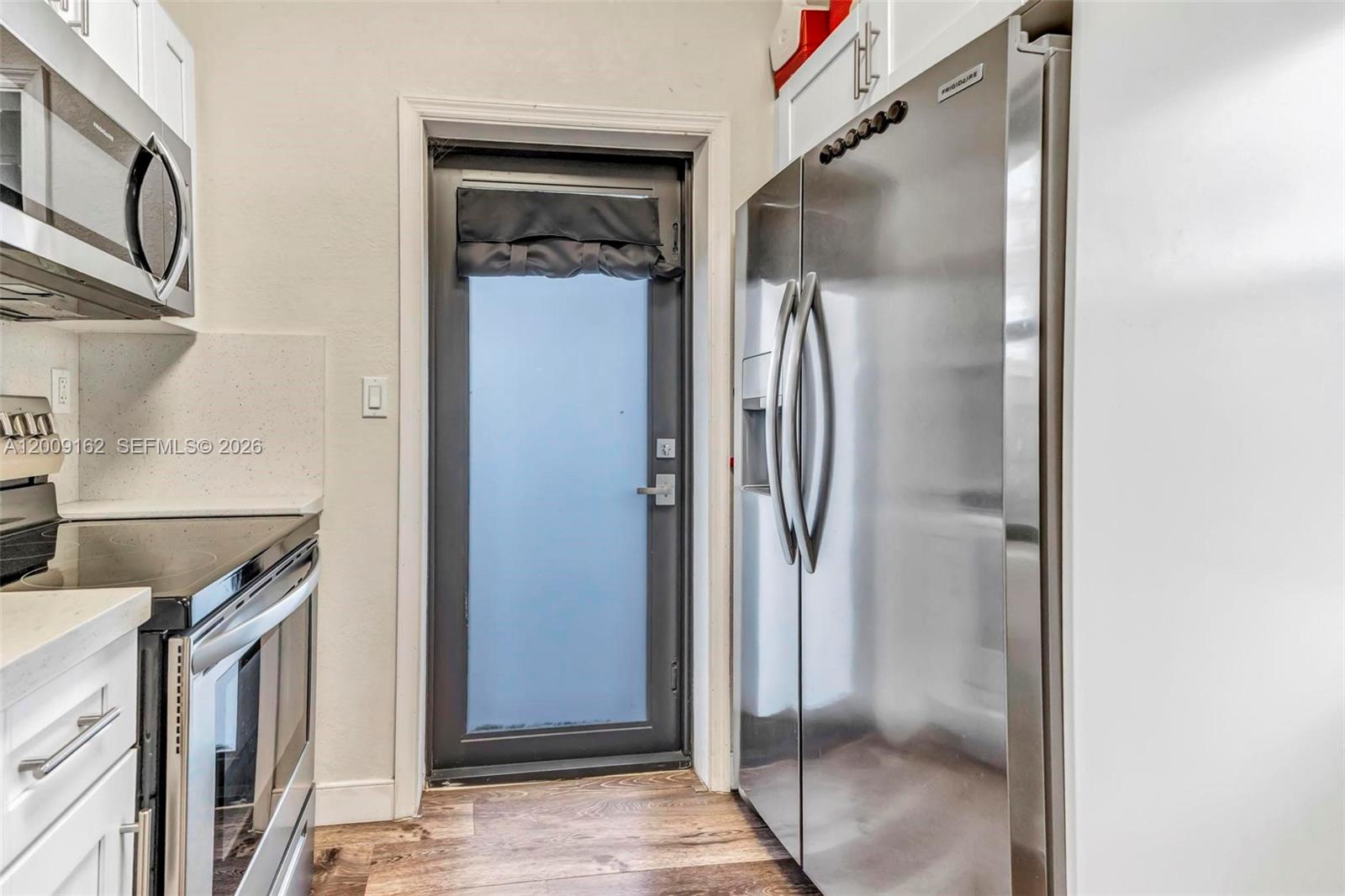 HYDE PARK MANOR - Residential