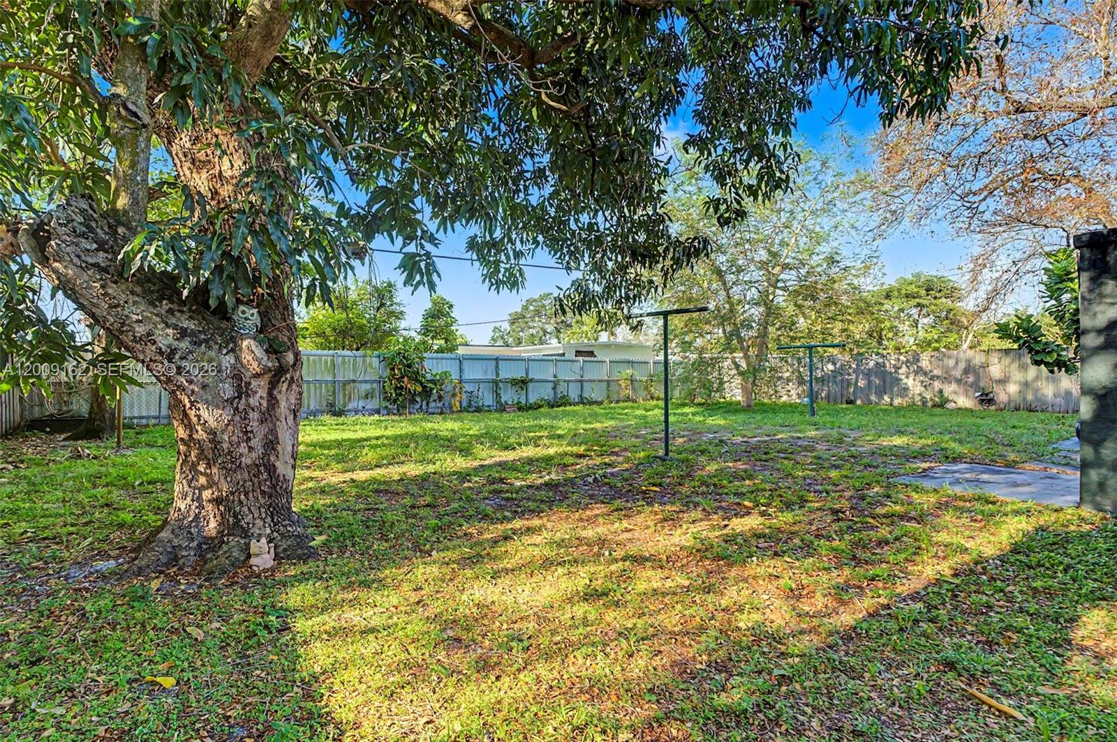 HYDE PARK MANOR - Residential