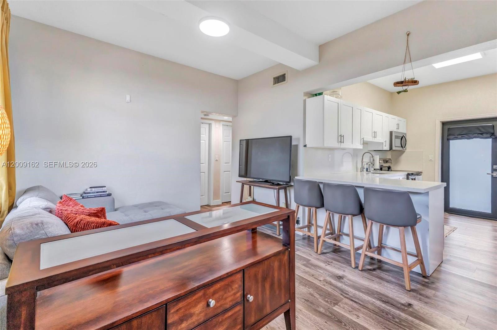 HYDE PARK MANOR - Residential