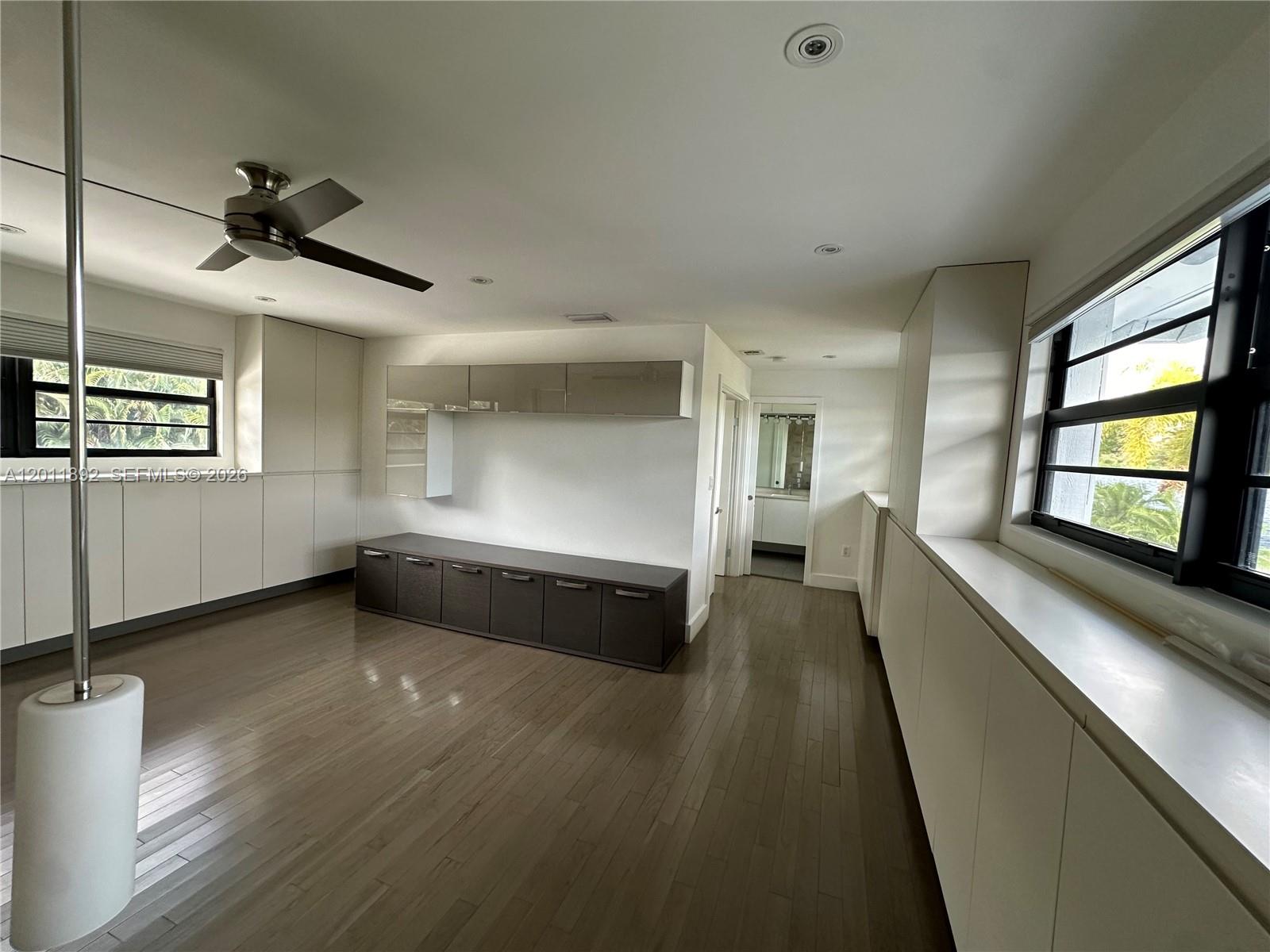 THE TOWNHOMES OF DORAL OA - Residential