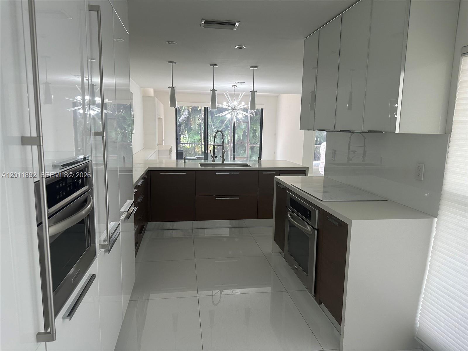 THE TOWNHOMES OF DORAL OA - Residential