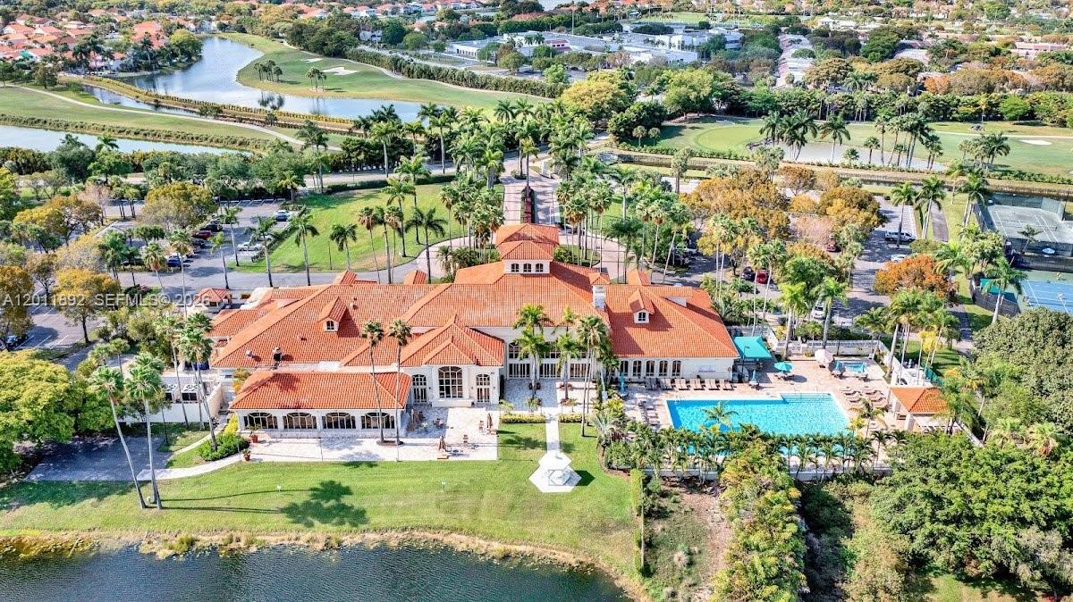 THE TOWNHOMES OF DORAL OA - Residential