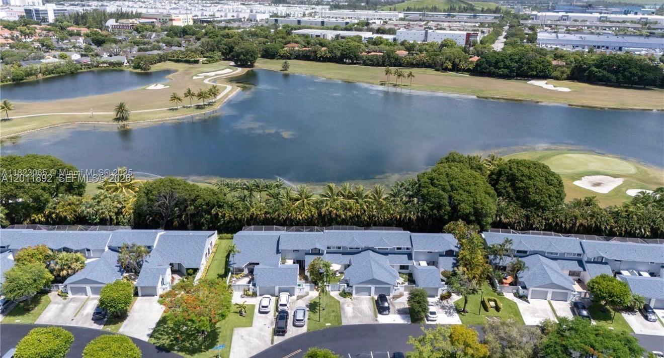 THE TOWNHOMES OF DORAL OA - Residential