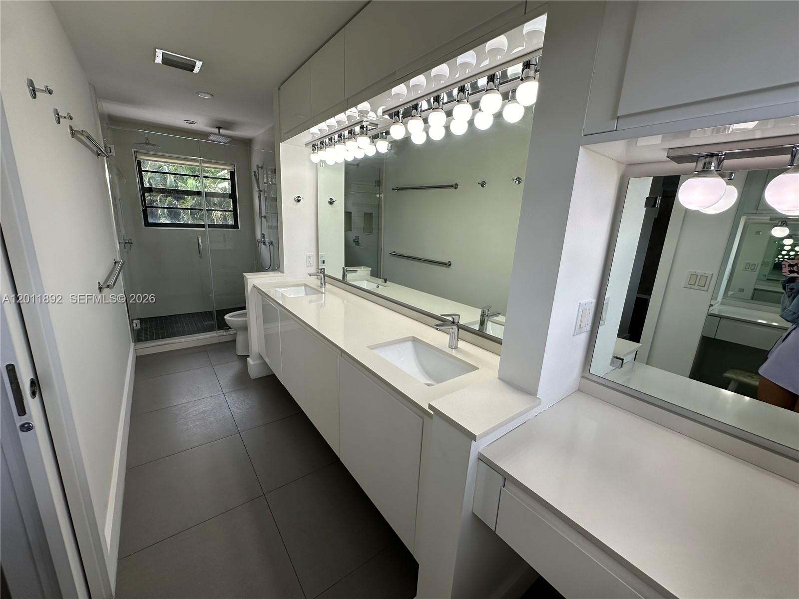 THE TOWNHOMES OF DORAL OA - Residential