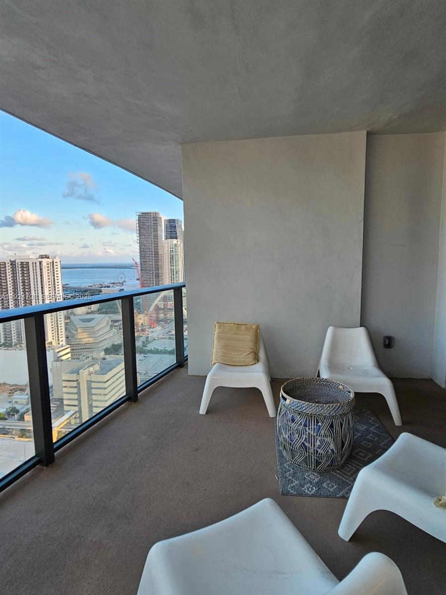 1600 NE 1st Ave 3701