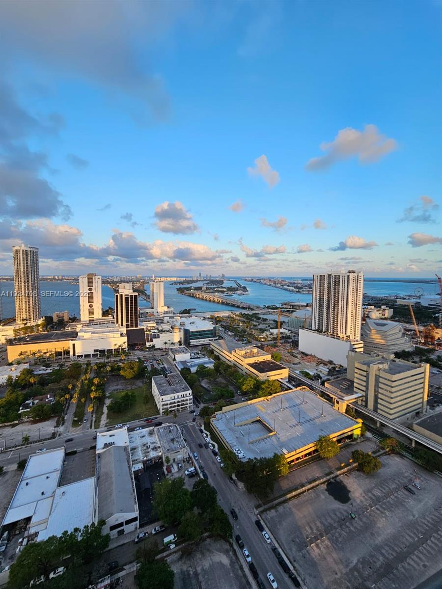 1600 NE 1st Ave 3701