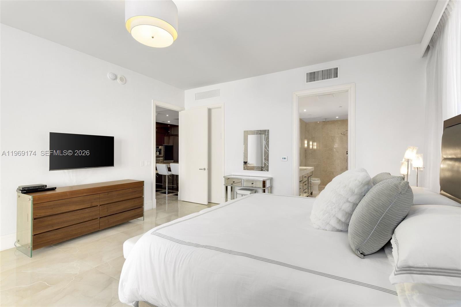 BAL HARBOUR NORTH SOUTH C - Residential Lease