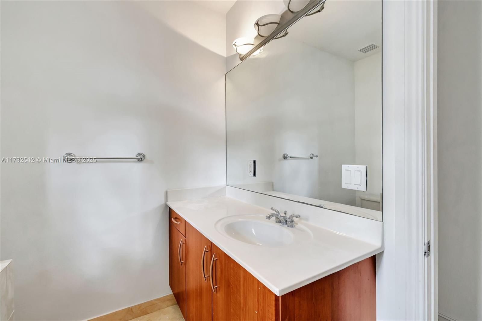OCEAN ENCLAVE I - Residential