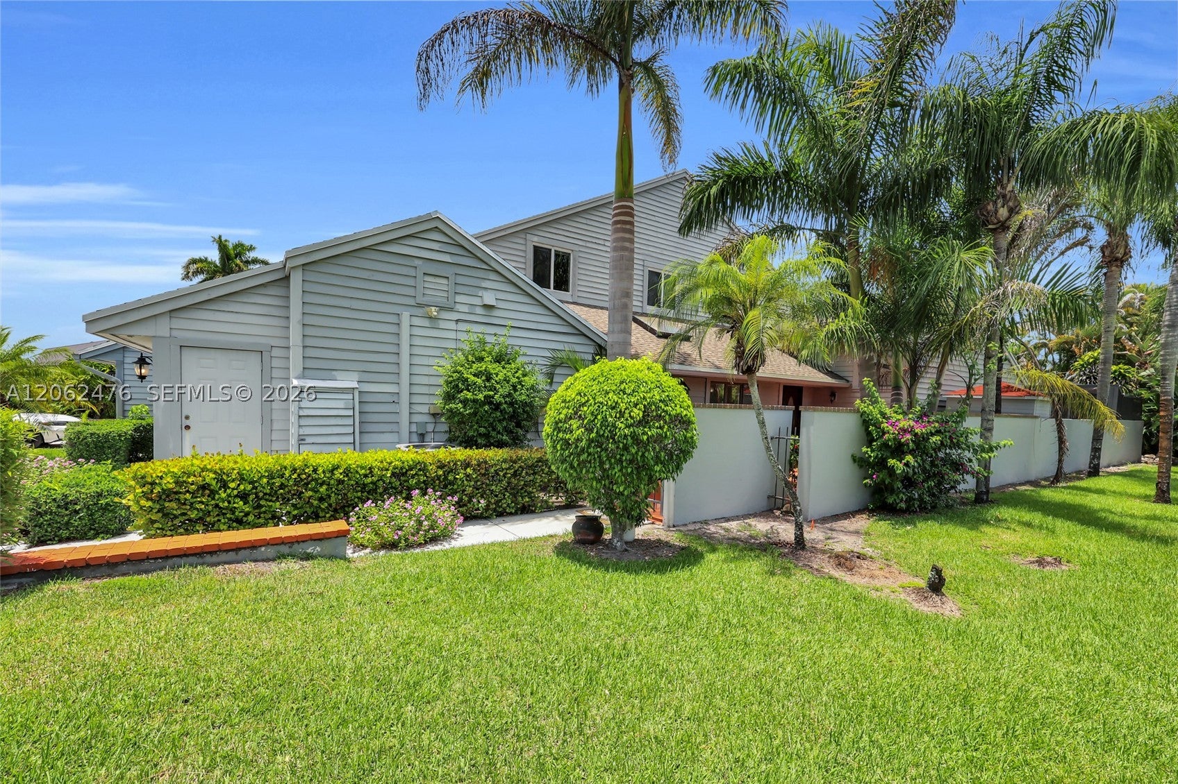6879 Palm Grove Ct