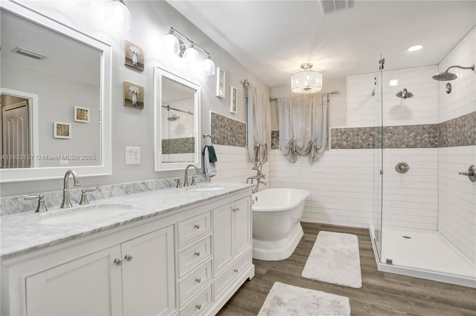 SUNSET POINTE - Residential