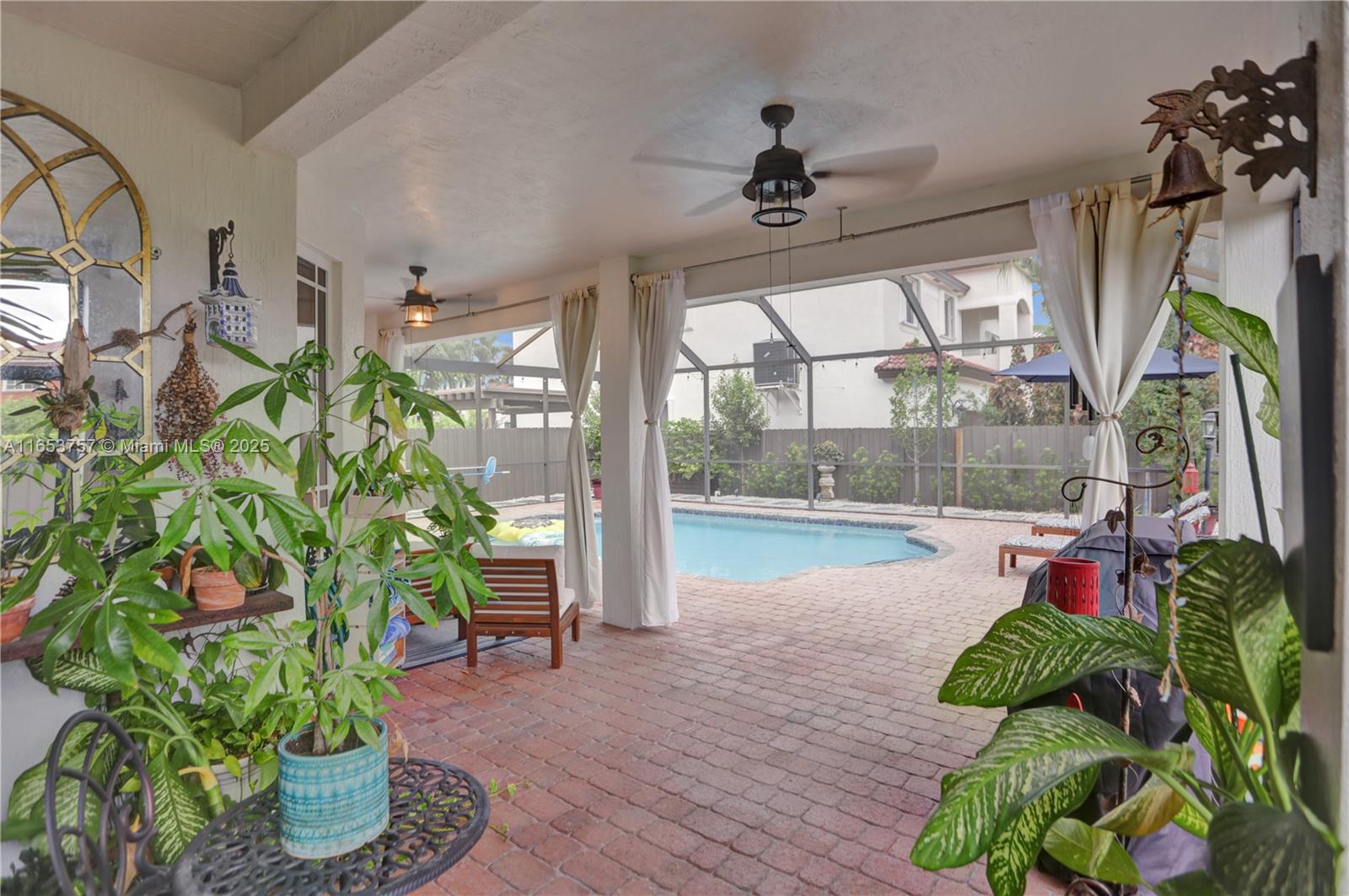 SUNSET POINTE - Residential