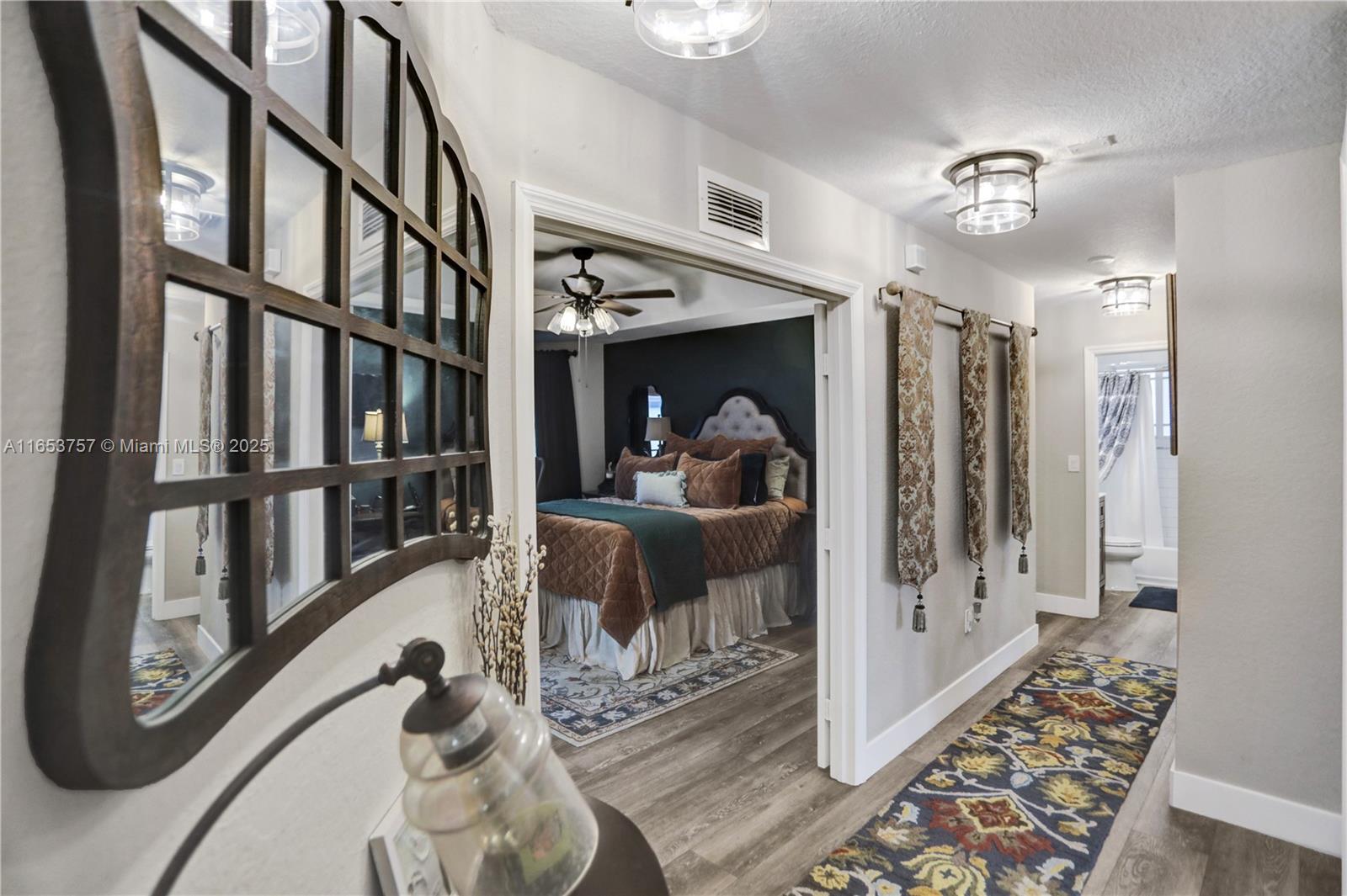 SUNSET POINTE - Residential