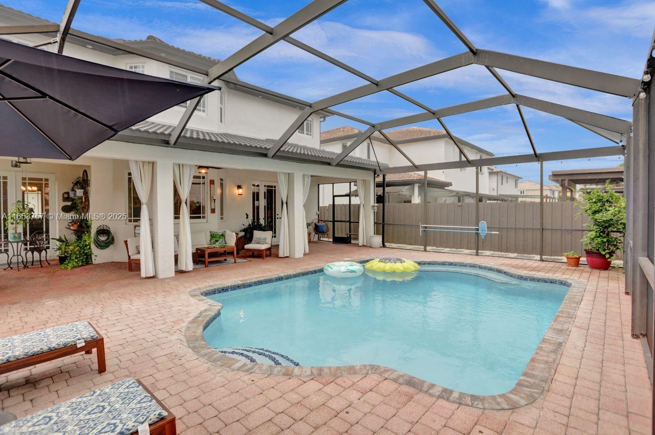 SUNSET POINTE - Residential