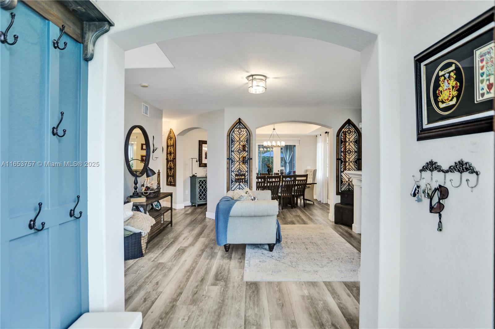 SUNSET POINTE - Residential